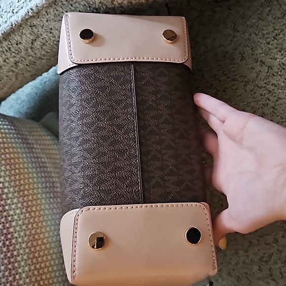 Michael Kors purse - Picture 5 of 5